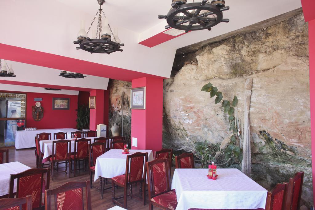 Ribarska Sreshta Family Hotel Tsarevo Bagian luar foto