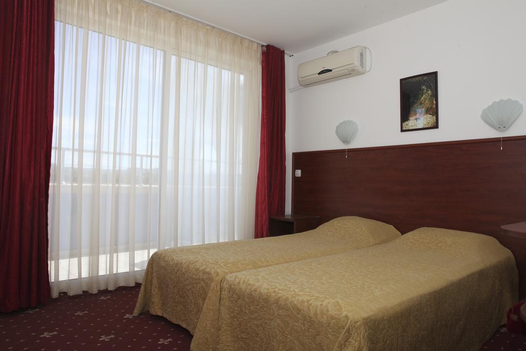 Ribarska Sreshta Family Hotel Tsarevo Ruang foto