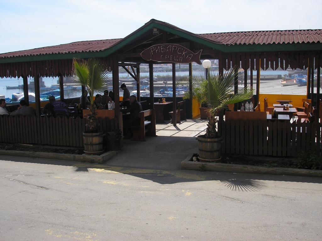 Ribarska Sreshta Family Hotel Tsarevo Bagian luar foto